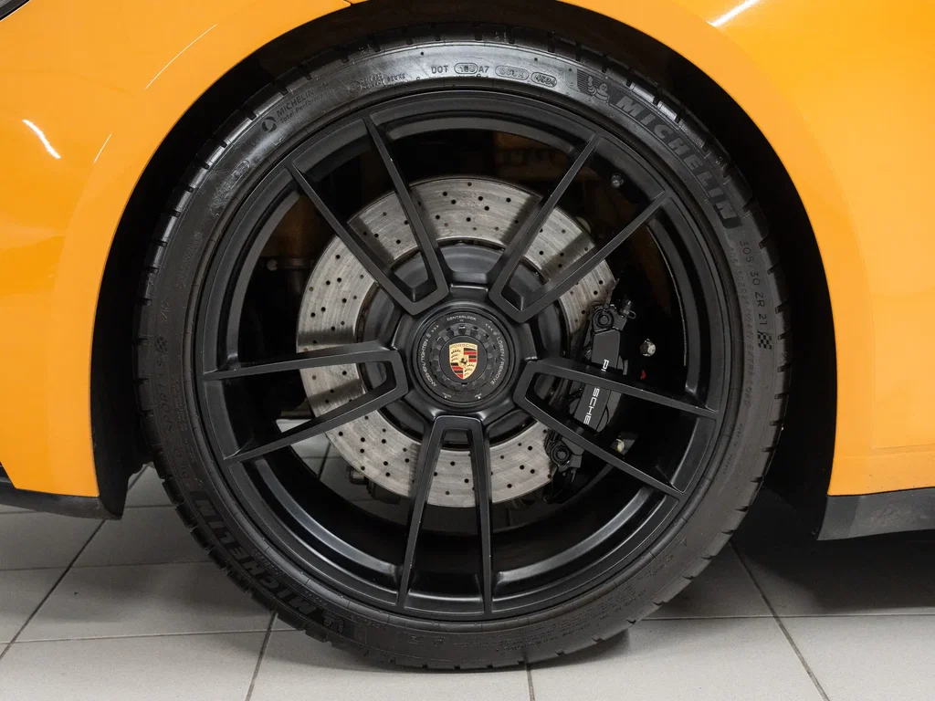 Porsche 992 Carrera GTS