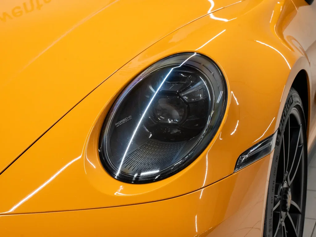 Porsche 992 Carrera GTS