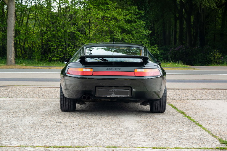 Porsche 928 GTS