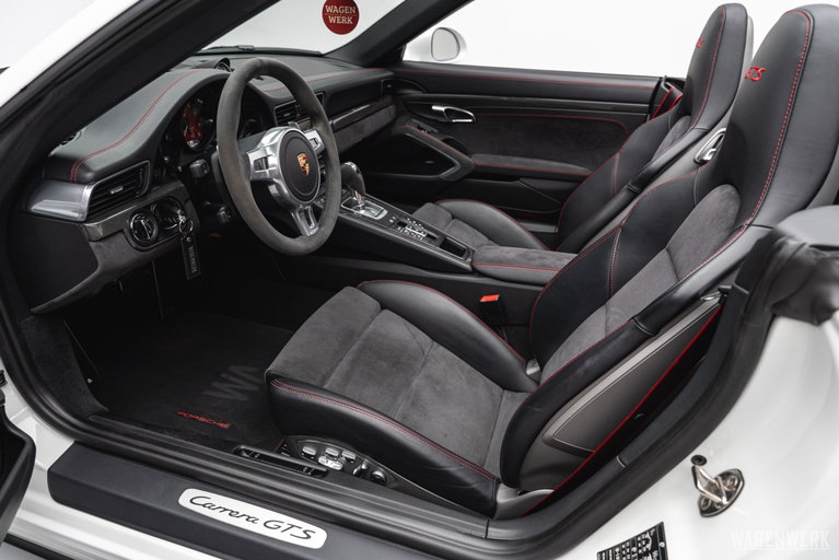 Porsche 991 Carrera GTS
