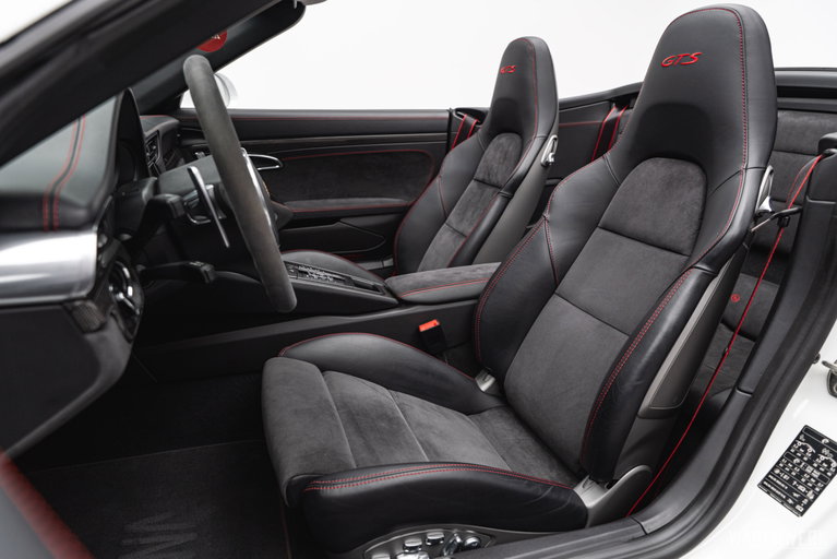Porsche 991 Carrera GTS
