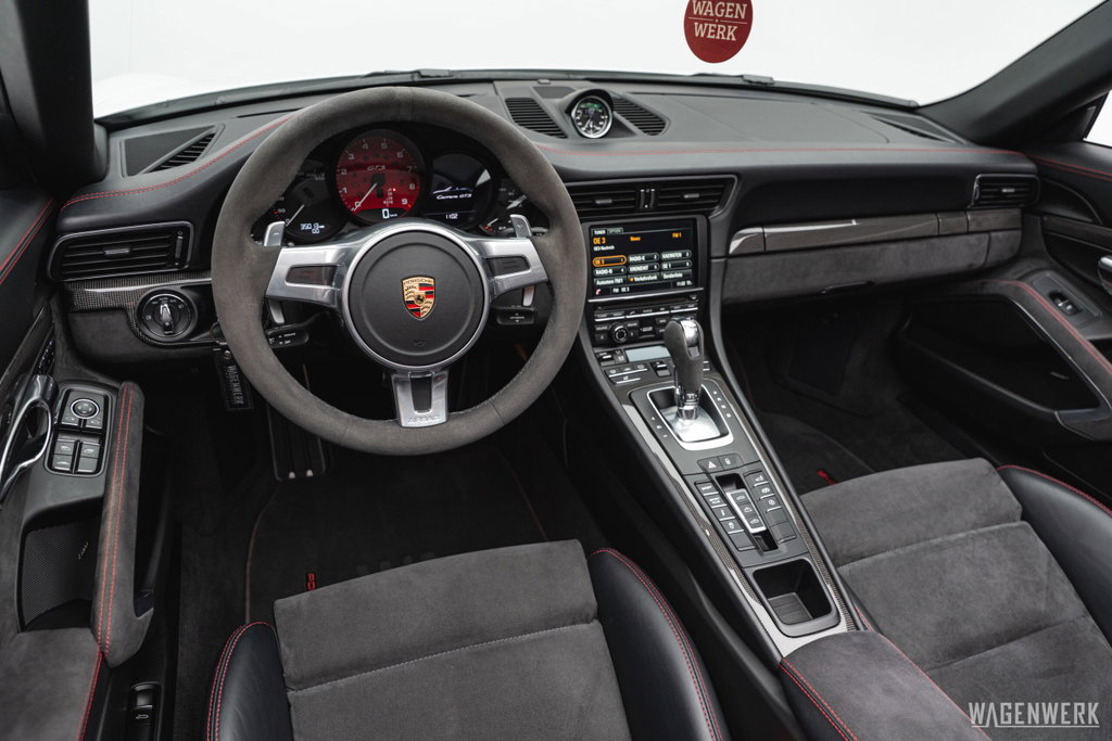 Porsche 991 Carrera GTS