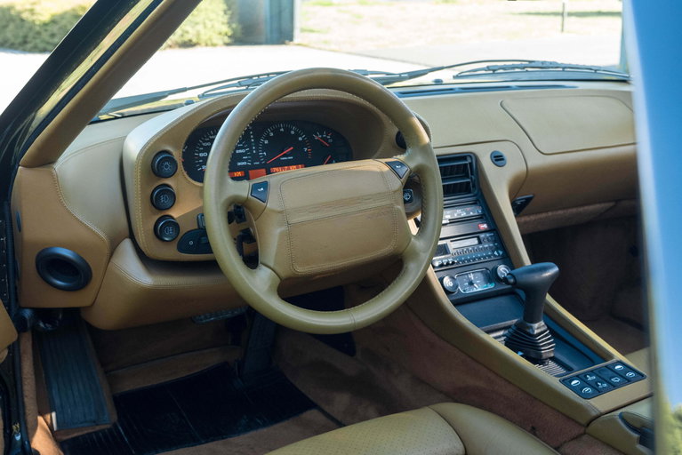 Porsche 928 GTS