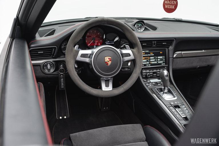 Porsche 991 Carrera GTS