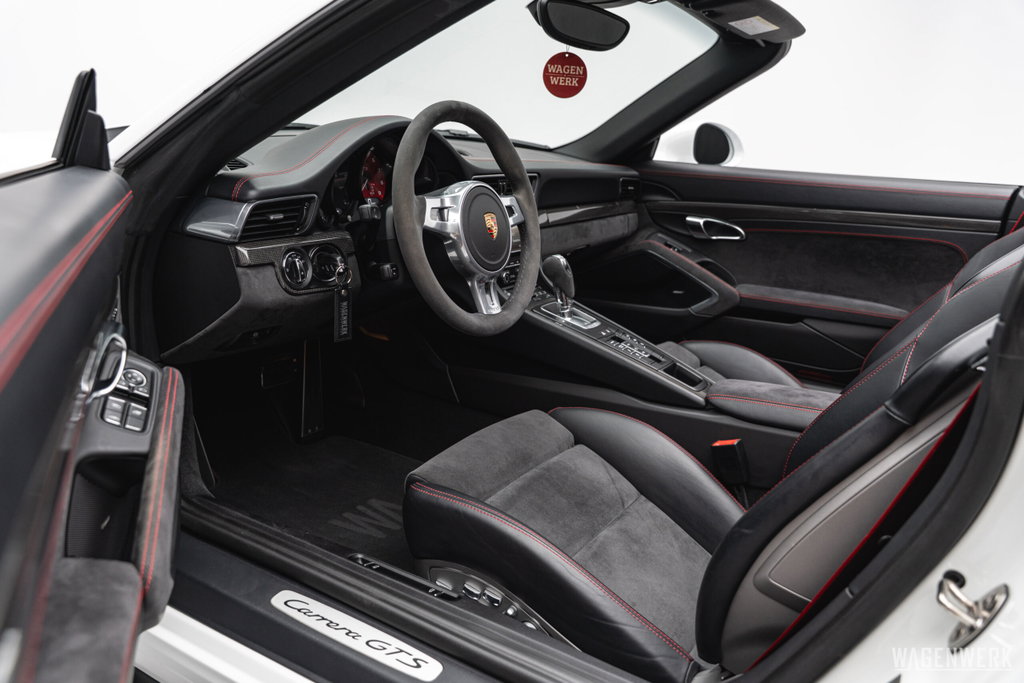 Porsche 991 Carrera GTS