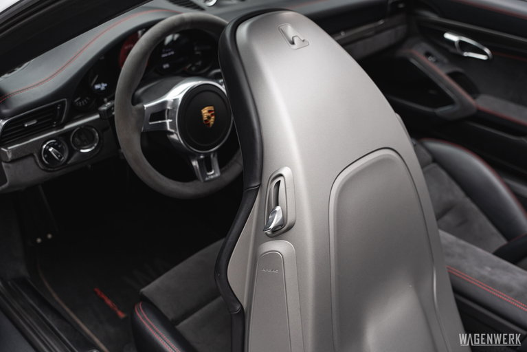 Porsche 991 Carrera GTS