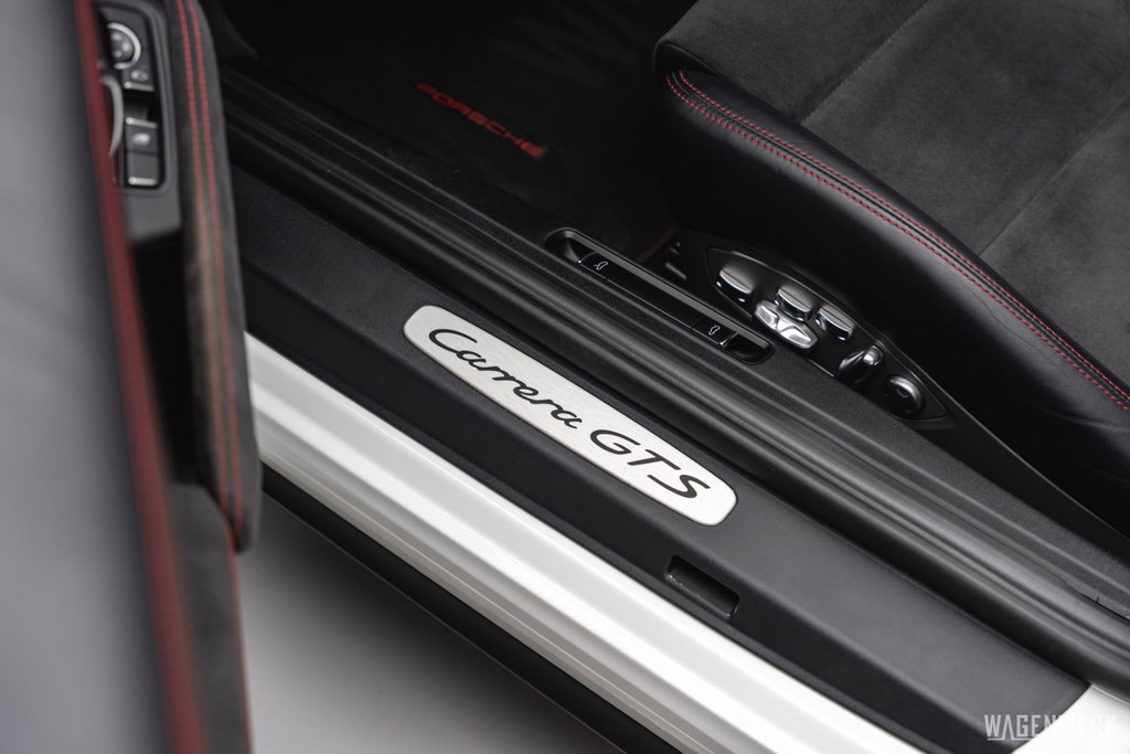 Porsche 991 Carrera GTS