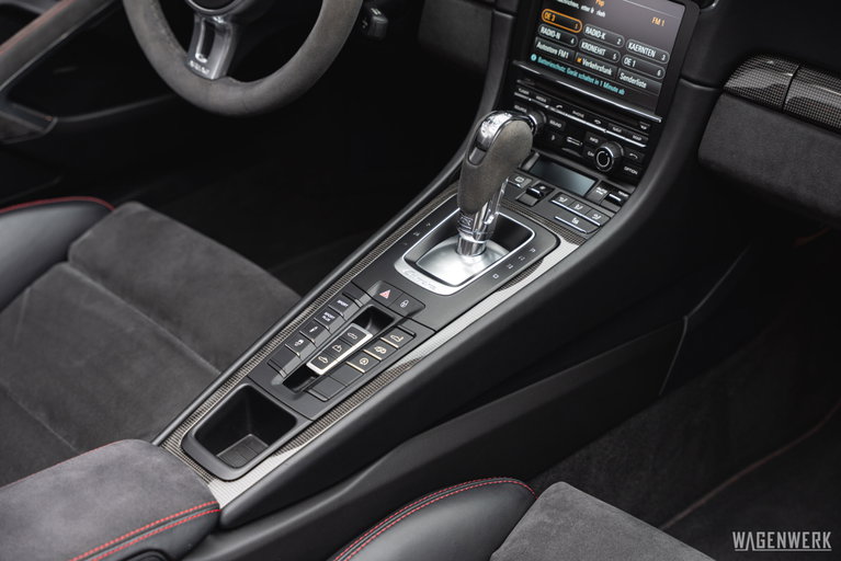 Porsche 991 Carrera GTS