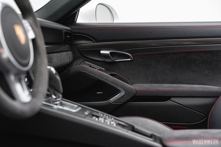 Porsche 991 Carrera GTS