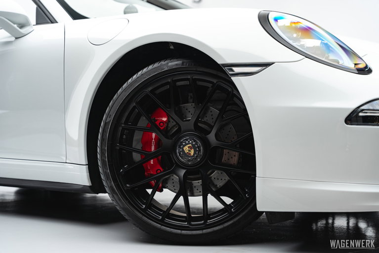 Porsche 991 Carrera GTS