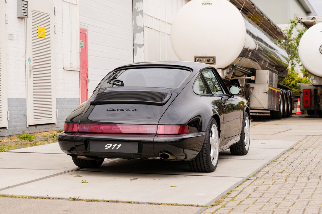 Porsche 964 Carrera 4
