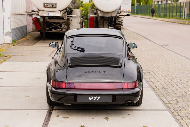 Porsche 964 Carrera 4
