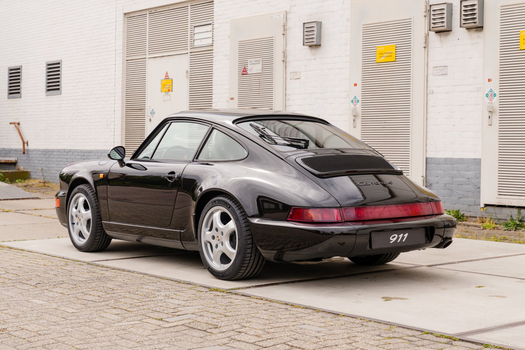 Porsche 964 Carrera 4