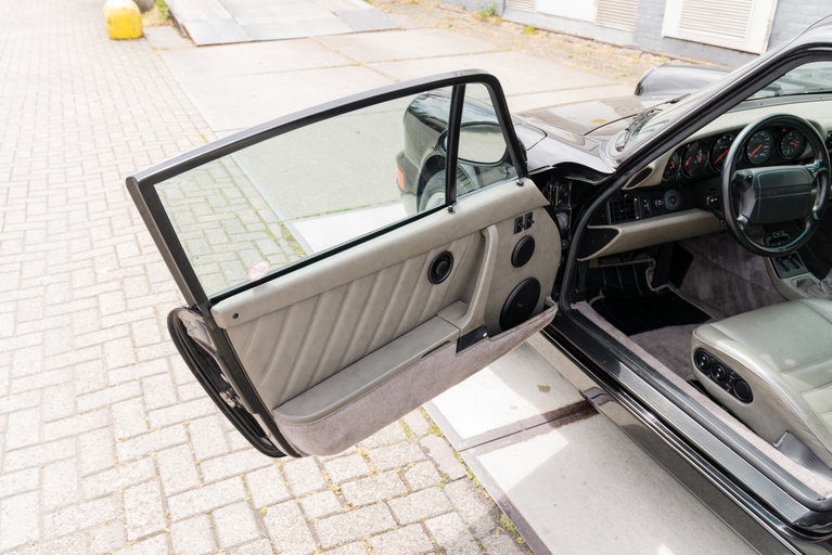 Porsche 964 Carrera 4