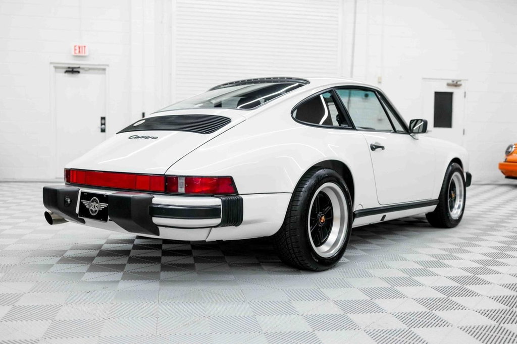 Porsche 911 Carrera 3.2
