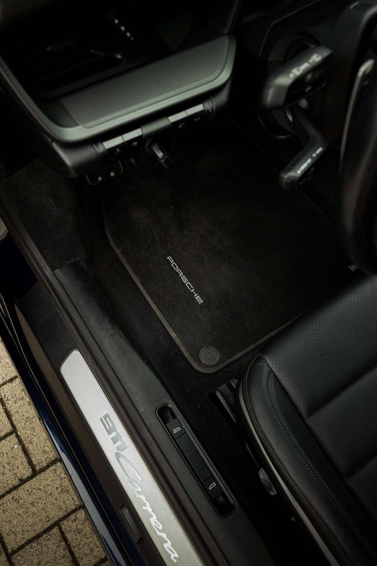 Porsche 992 Carrera