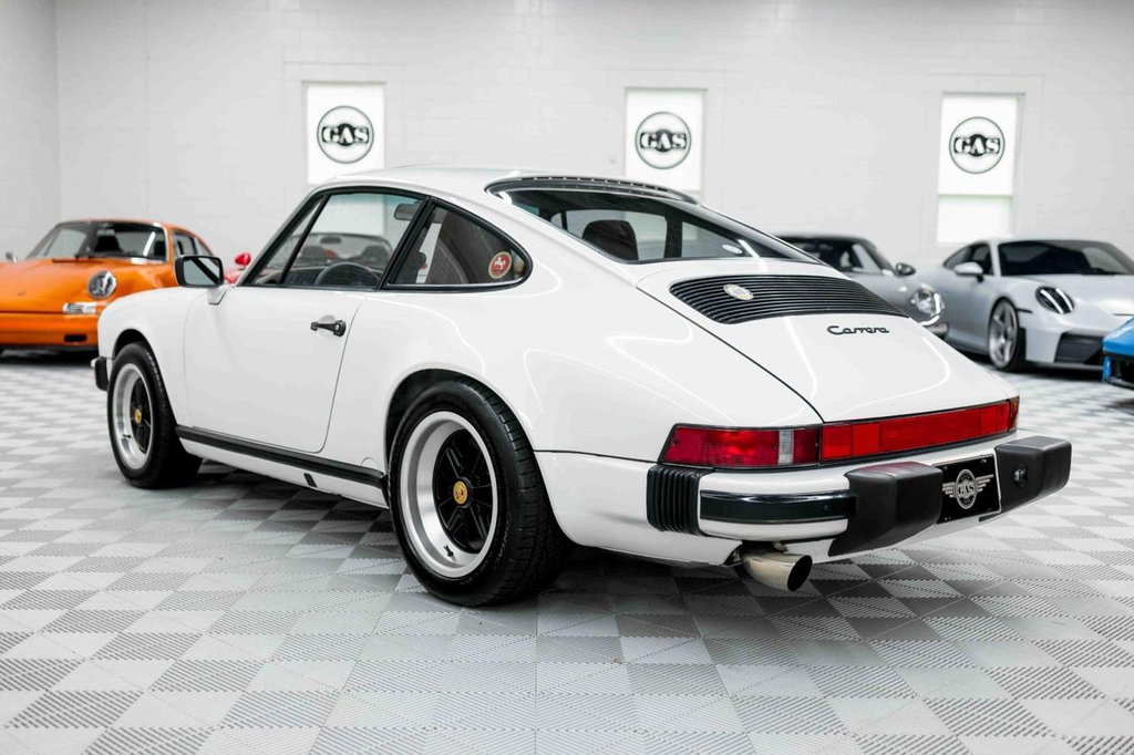 Porsche 911 Carrera 3.2
