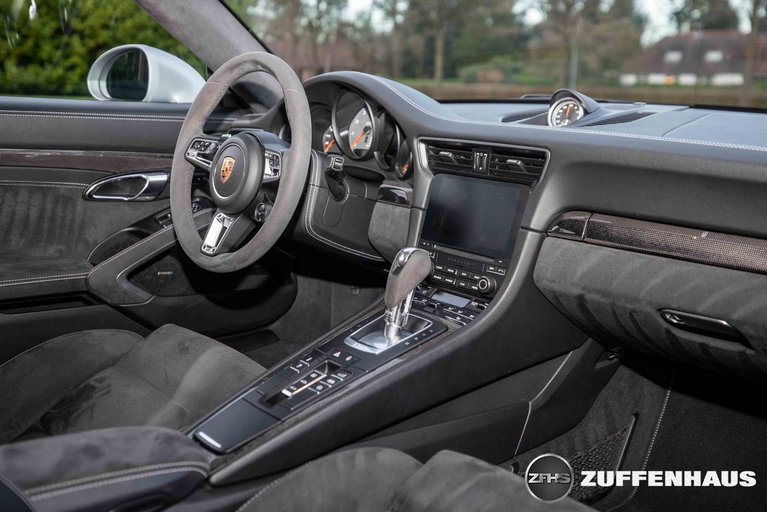 Porsche 991.2 Carrera GTS