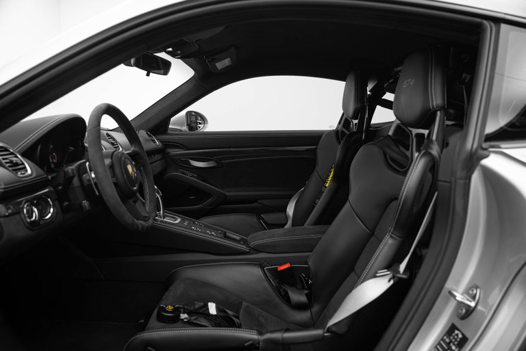 Porsche 718 Cayman GT4