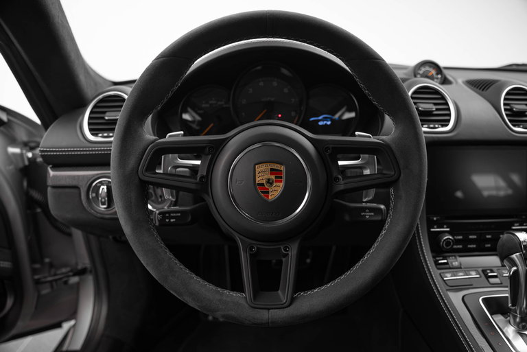 Porsche 718 Cayman GT4