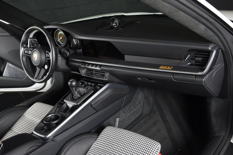Porsche 992 Sport Classic