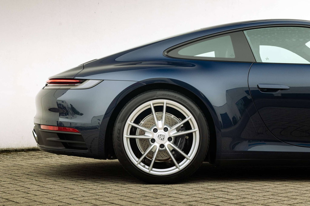 Porsche 992 Carrera