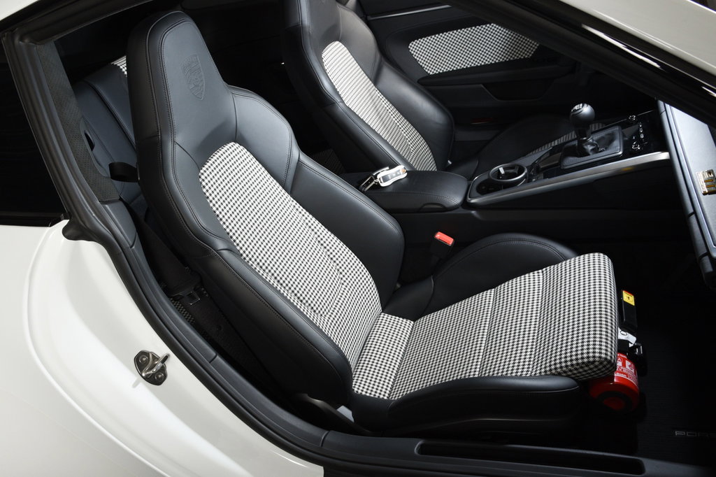 Porsche 992 Sport Classic