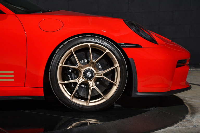 Porsche 992 GT3 Touring