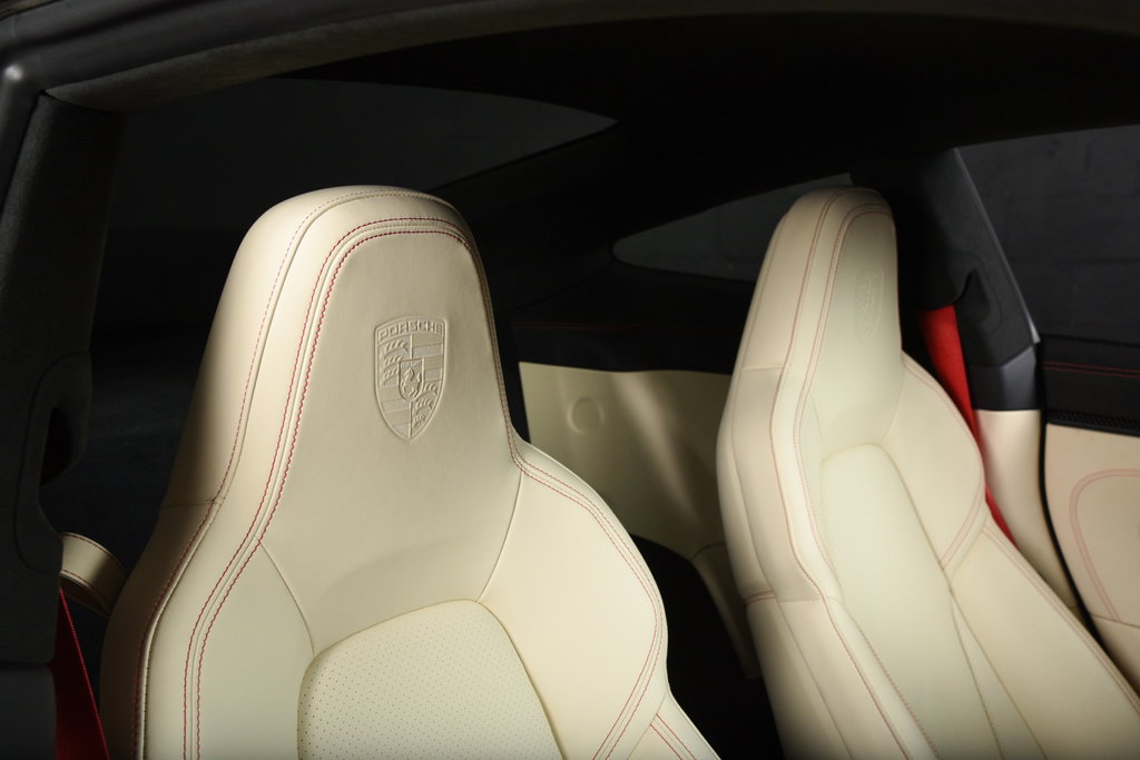 Porsche 992 GT3 Touring
