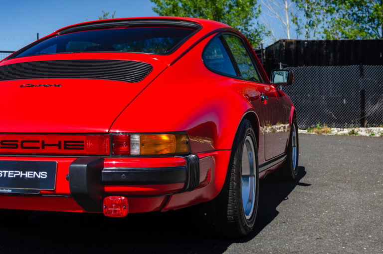 Porsche 911 Carrera 3.2