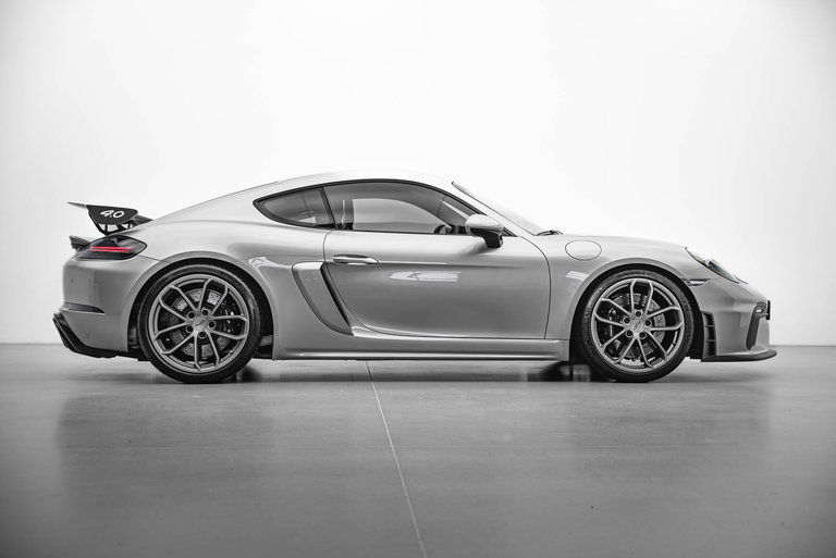 Porsche 718 Cayman GT4