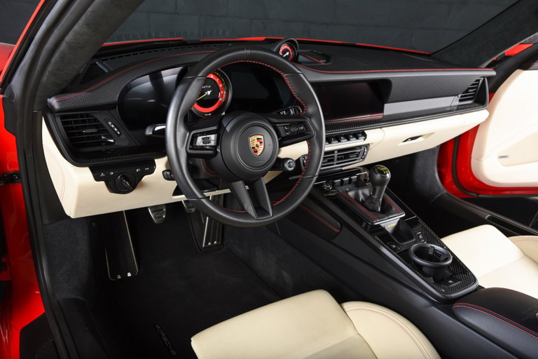 Porsche 992 GT3 Touring