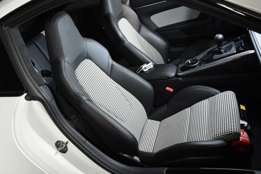 Porsche 992 Sport Classic