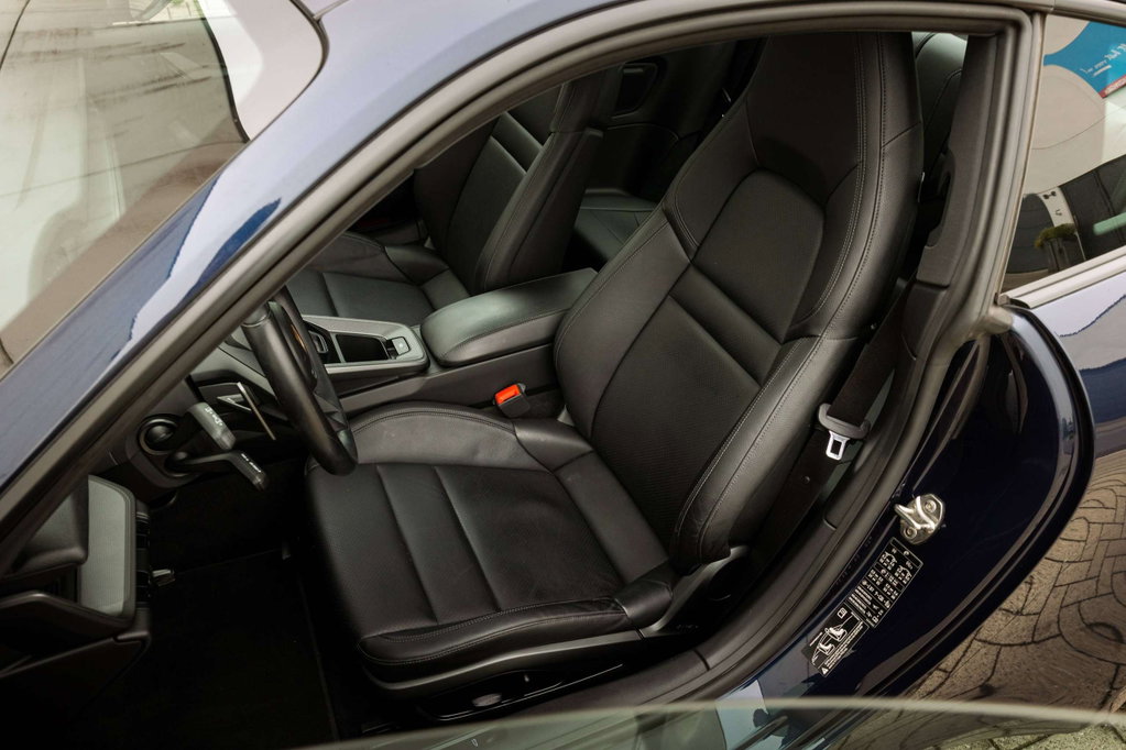 Porsche 992 Carrera