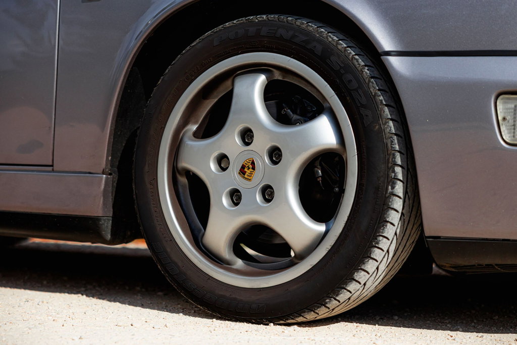 Porsche 964 Carrera 4