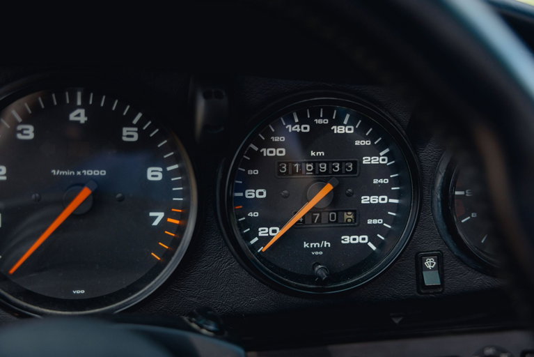 Porsche 964 Carrera 4