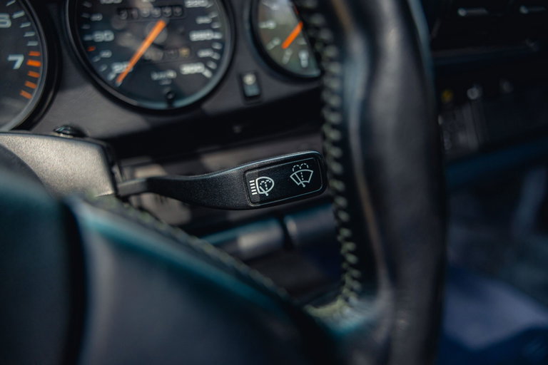 Porsche 964 Carrera 4