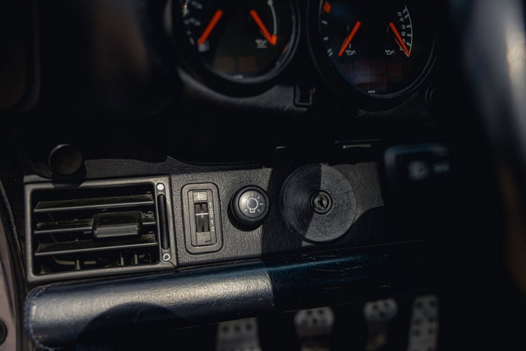 Porsche 964 Carrera 4