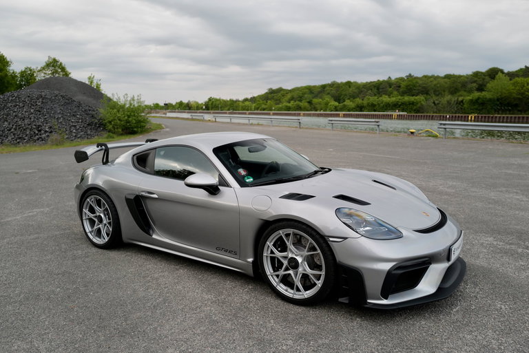 Porsche 718 Cayman GT4 RS