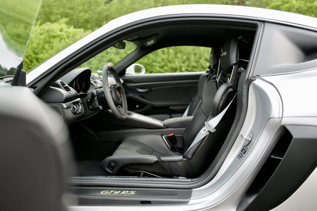 Porsche 718 Cayman GT4 RS