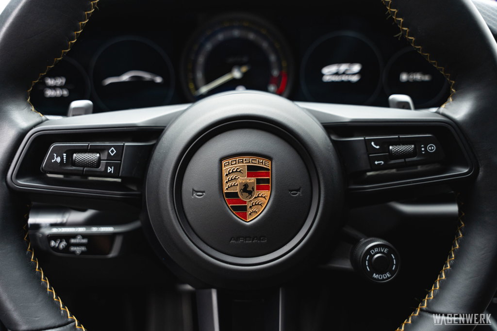 Porsche 992 GT3 Touring