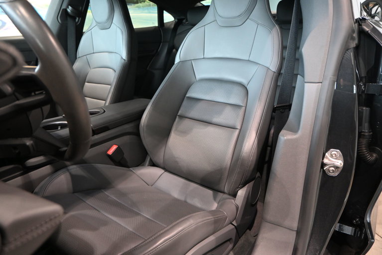 Porsche Taycan 4S