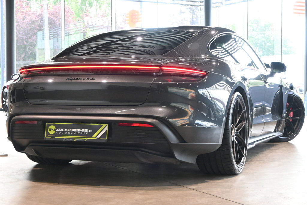 Porsche Taycan 4S