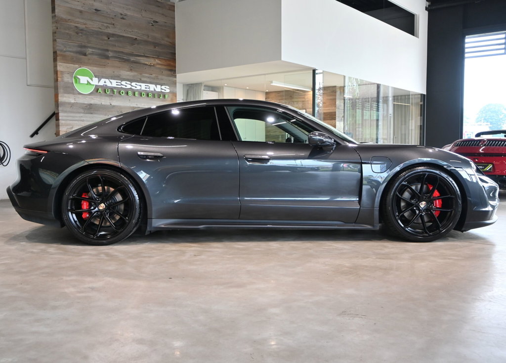 Porsche Taycan 4S