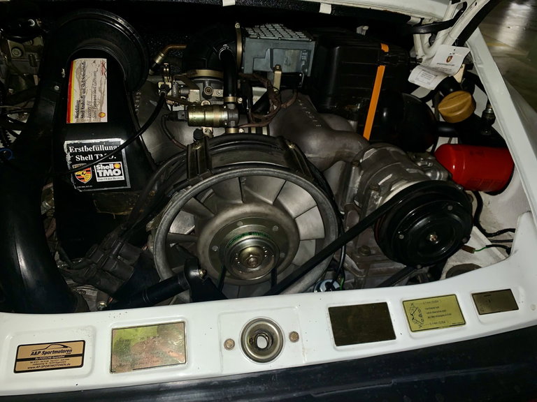Porsche 911 Carrera 3.2 (US)