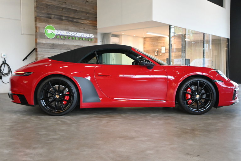 Porsche 992 Carrera 4S