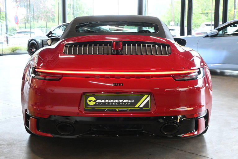 Porsche 992 Carrera 4S