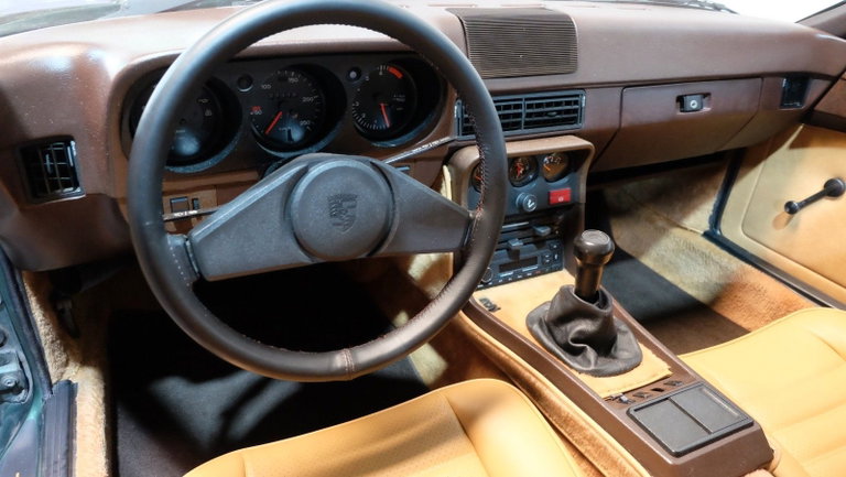 Porsche 924