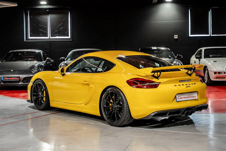 Porsche 981 Cayman GT4