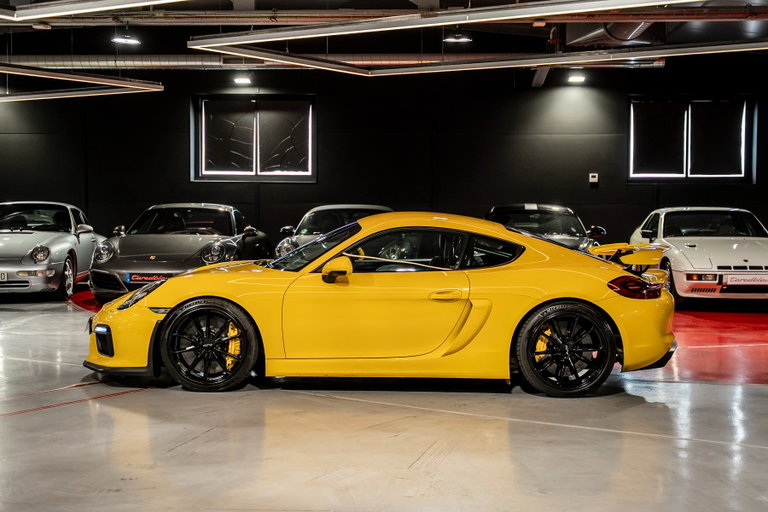 Porsche 981 Cayman GT4